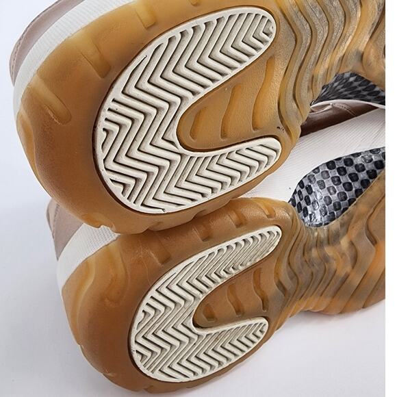 Jordan 11 Retro Low Rose Gold Women’s Sneakers Size 9.5 - Picture 16 of 16